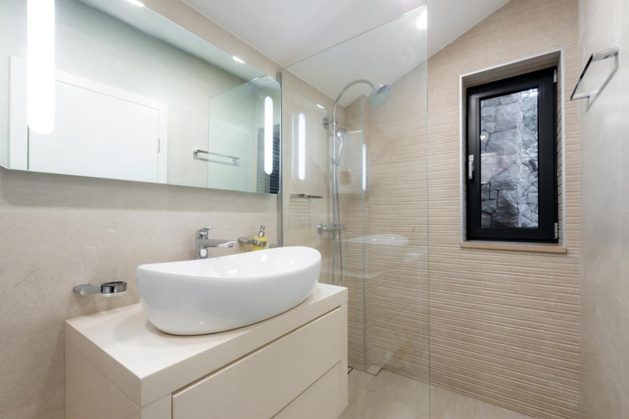 Adriatic Orsan Apartments ドゥブロブニク エクステリア 写真